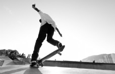 
                    滑板运动黑白人物背景海报素材图片
