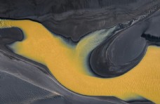 山川景色山川河流地质纹理黄色背景质感图片