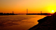 第一黄河落日图片