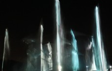西式喷泉夜晚喷泉图片