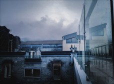 雨中的建筑图片