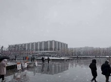 第一陕铁院初雪图片