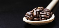木材咖啡豆特写图片