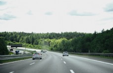 树木高速公路风景图片