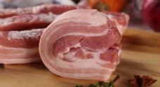 进口食品猪肉五花肉图片
