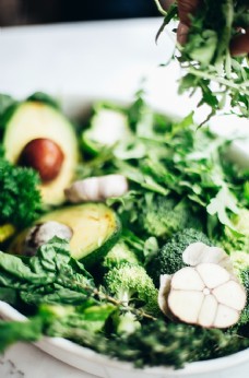 绿色蔬菜沙拉图片