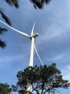 风力发电机组近距离拍照图片