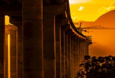 红石山大桥图片