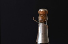 红酒酒瓶木塞背景图片